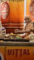 Shri Shiva Pujana by HH Swamiji; Picture courtesy Shri Jaikishan Kandlur
